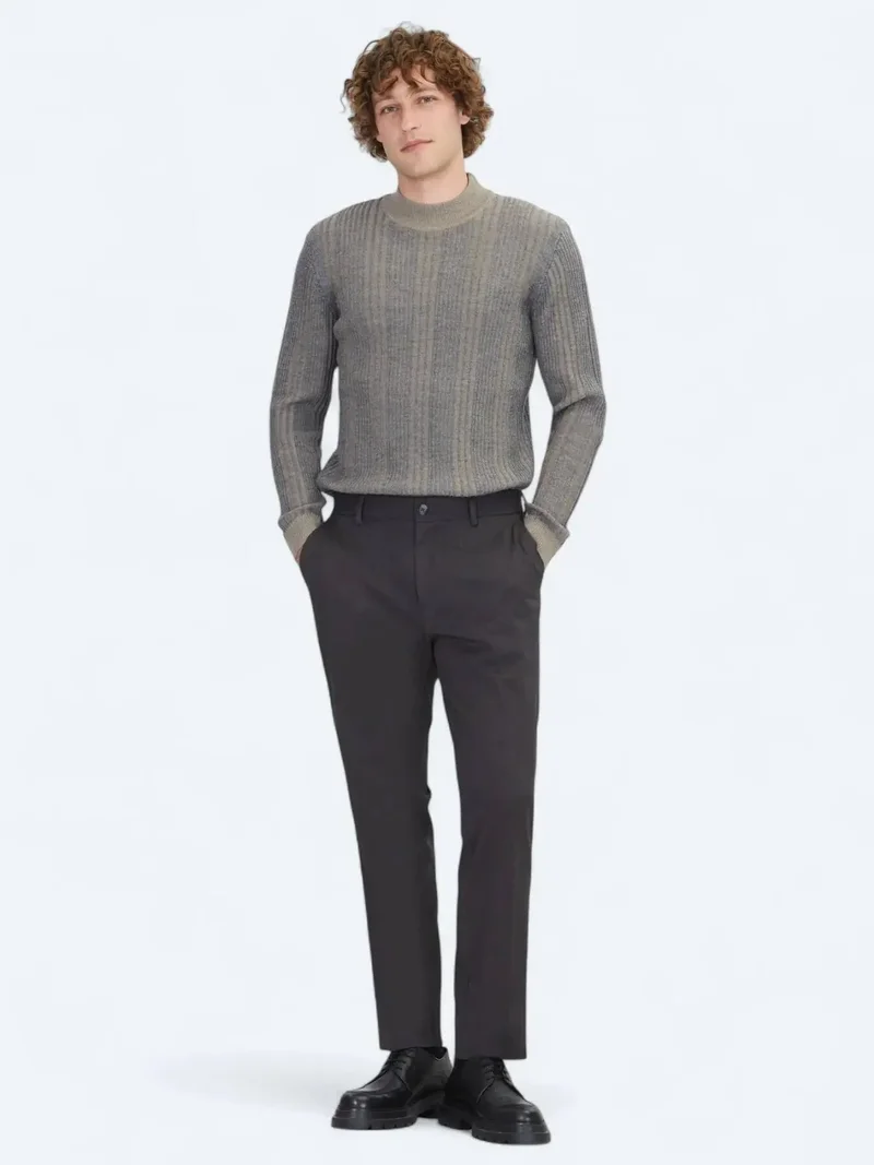 كيب بنطلون رمادي داكن بقصة عادية