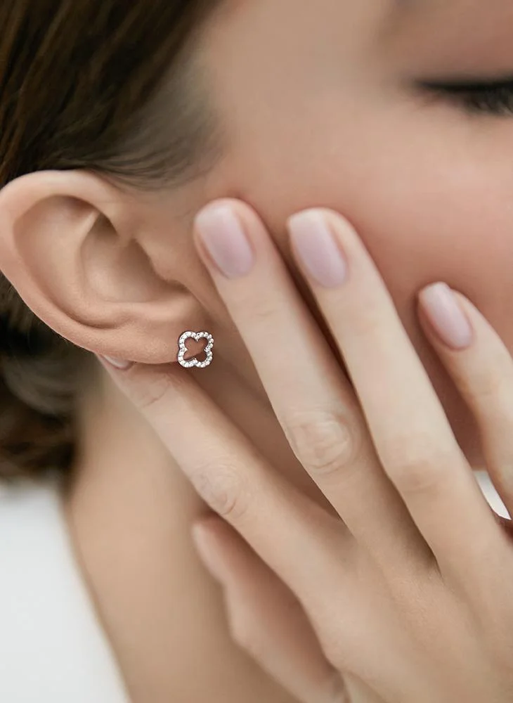 مومنت أقراط مومنت