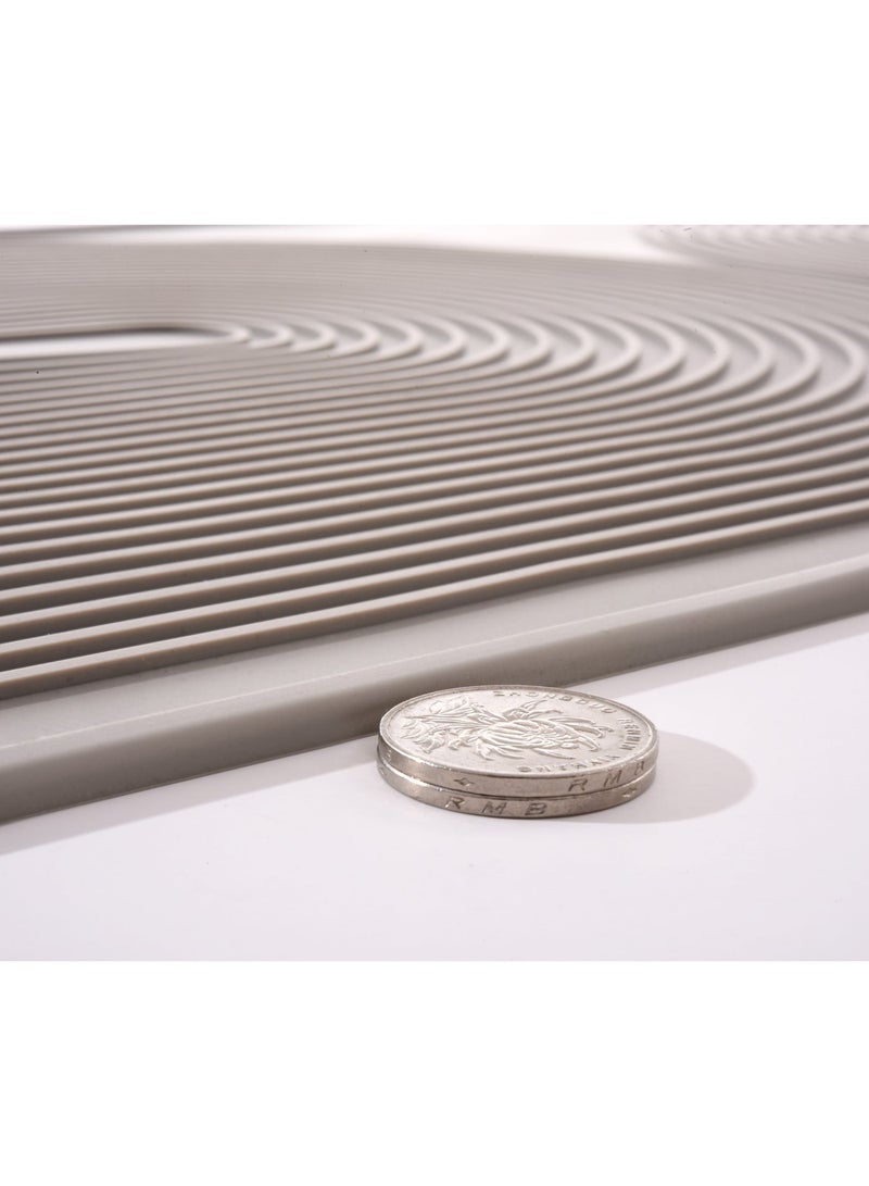 حصيرة سيليكون لتجفيف الصحون – كبيرة الحجم وغير قابلة للانزلاق لسطح المطبخ مع نتوءات مرتفعة لتصريف الماء بسرعة، حصيرة متينة لتجفيف الأواني (رمادي، 40×55 سم) - Image 2