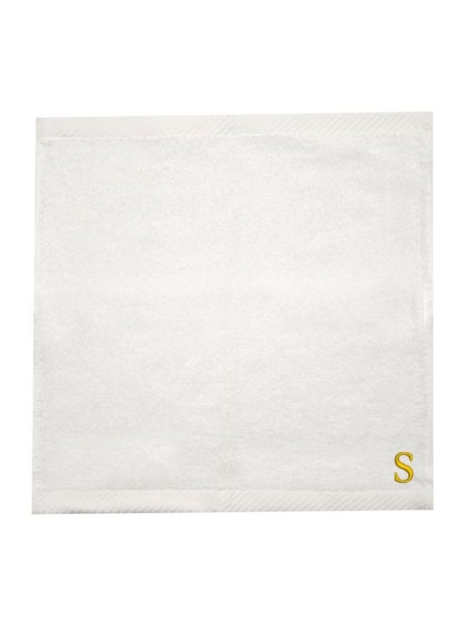 BYFT منشفة وجه مخصصة لك (بيضاء) مطرزة بالأحرف الأولى (33 × 33 سم - مجموعة من 6) 100% قطن، ماصة وسريعة الجفاف، أقمشة حمام عالية الجودة - 600 جرام خيط ذهبي حرف "S" - Image 2