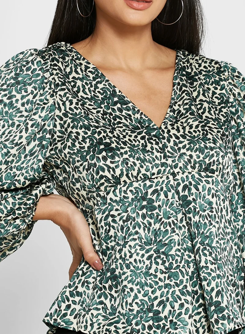 VERO MODA Pleat Detail V-Neck Printed Top