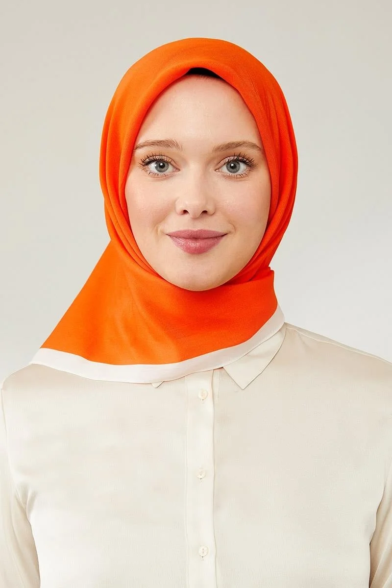 Levidor Orange Piping Color Transition Prague Scarf