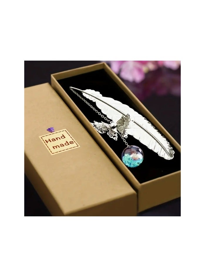 "هدية مثالية لعشاق القراءة والطبيعة: فاصل كتاب يعسوب وريشة مصنوع يدويًا "