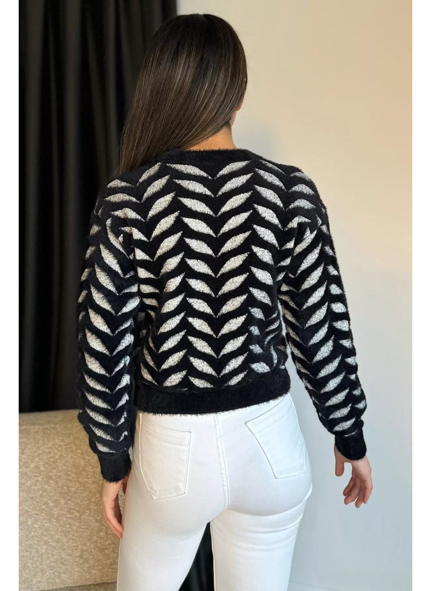 Gülseli Gulseli Crew Neck Patterned Soft Yarn Croptop Women's Knitwear Sweater  - Image 2