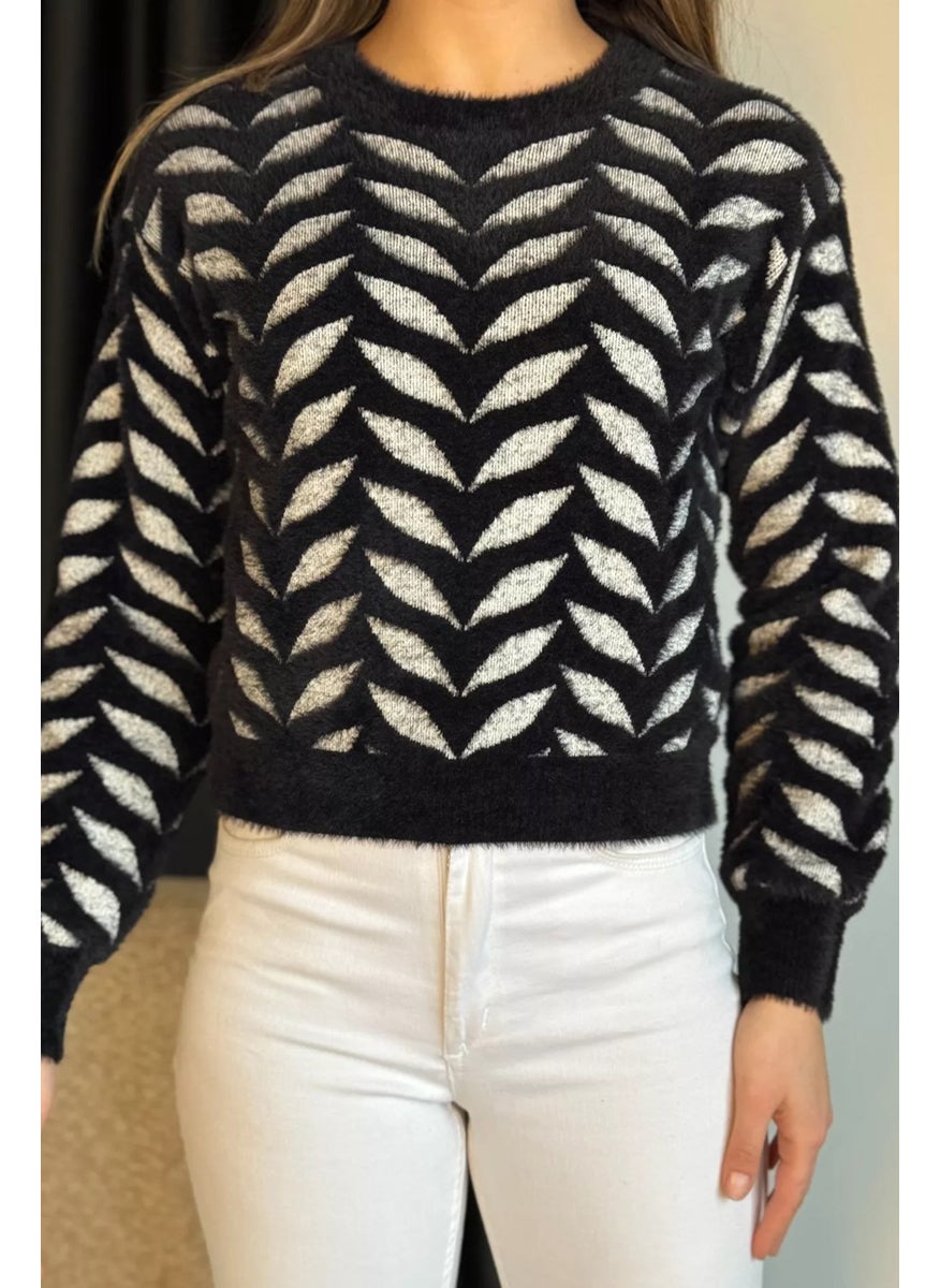 Gülseli Gulseli Crew Neck Patterned Soft Yarn Croptop Women's Knitwear Sweater  - Image 4