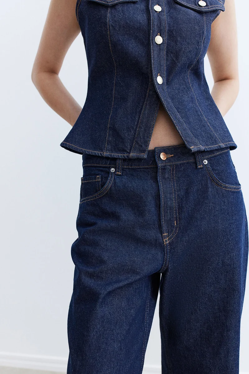 اتش اند ام جينز بخصر عالي وقصّة واسعة