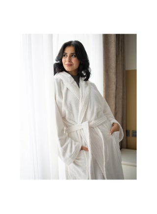 White Plain Bathrobe 100% Cotton 500 GSM (Large) - pzsku/ZB1403AE0801018A54097Z/45/_/1735132650/5ae3fe38-1cb4-44bb-bec6-8e5d6bc1e937