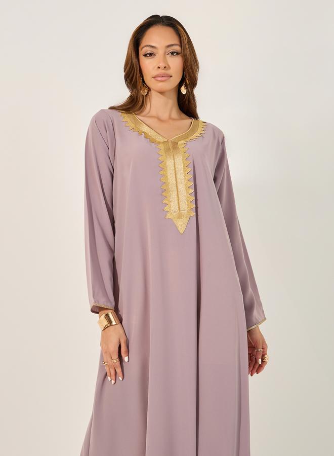 ستايلي جلابية جلابية بياقة دائرية وتفاصيل دانتيل - Image 3