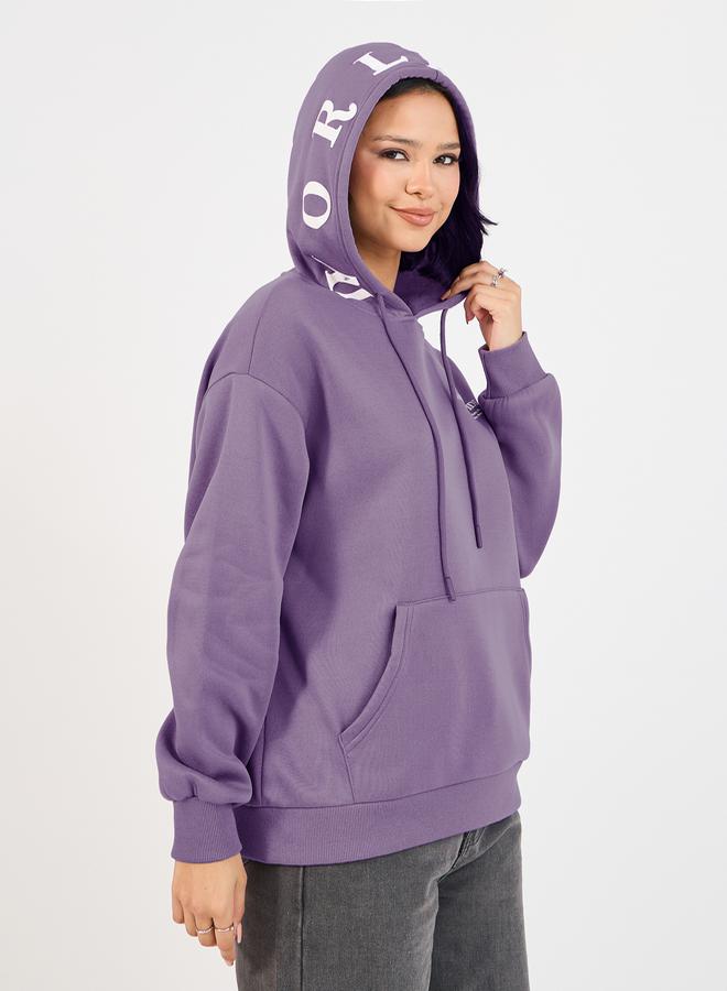 ستايلي هودي طويل مطبع بكتابة مع جيوب امامية - Image 3