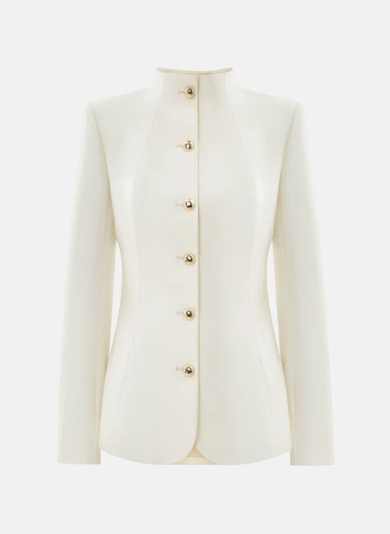 ليتشي سترة ملائمة ذات صف واحد من الأزرار وأزرار كبيرة