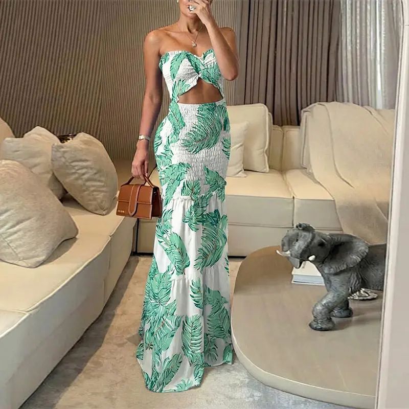 2026 Spring/Summer Halter Neck Printed Pleated Bodycon Dress - Image 2