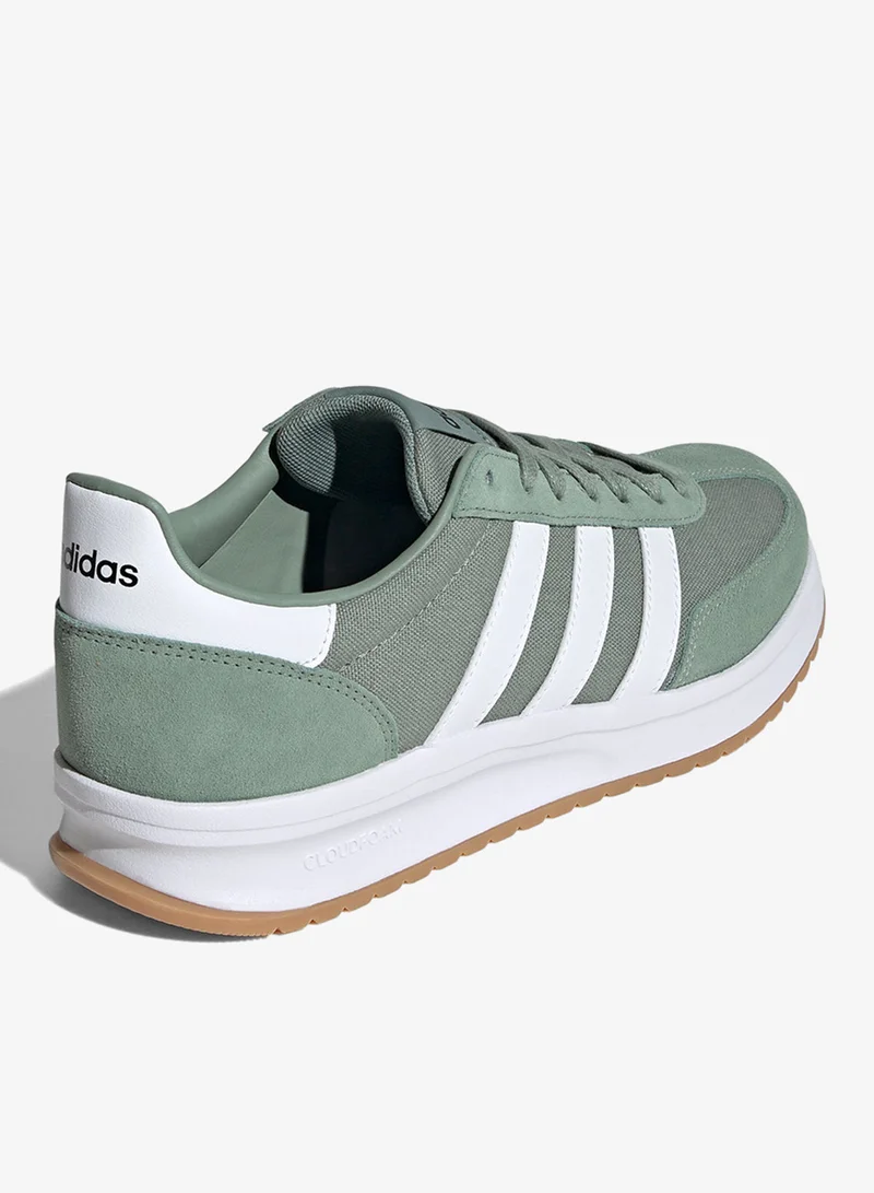 اديداس ركض  .