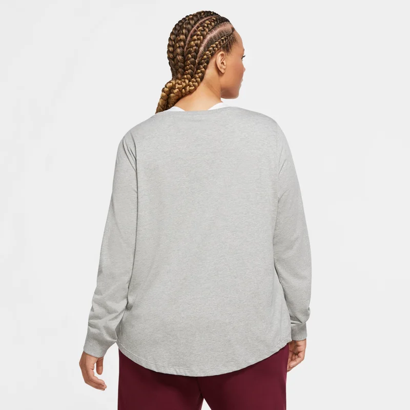 نايكي تيشيرت سبورتسوير اسينشال للنساء (مقاس كبير)