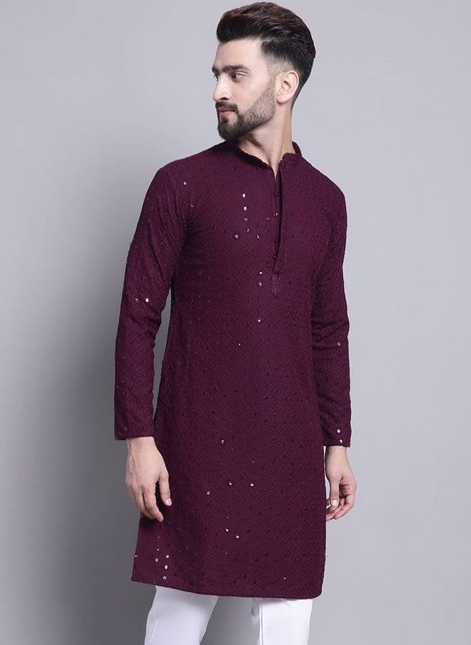 Sojanya قميص كورتا مزخرف بزخارف عرقية للرجال باللون الأرجواني - Image 3