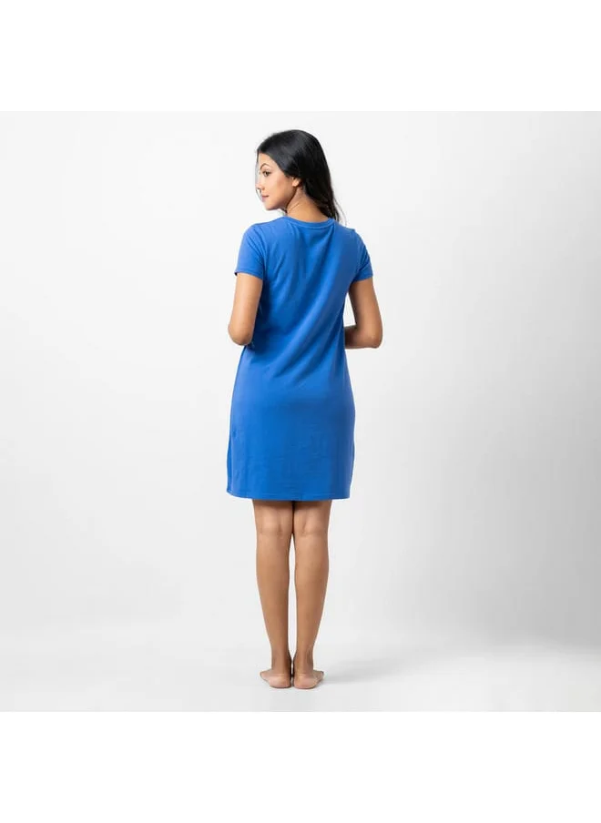 Aadaraya Aadaraya Slogan Print Sleepshirt with Short Sleeves and Crew Neck