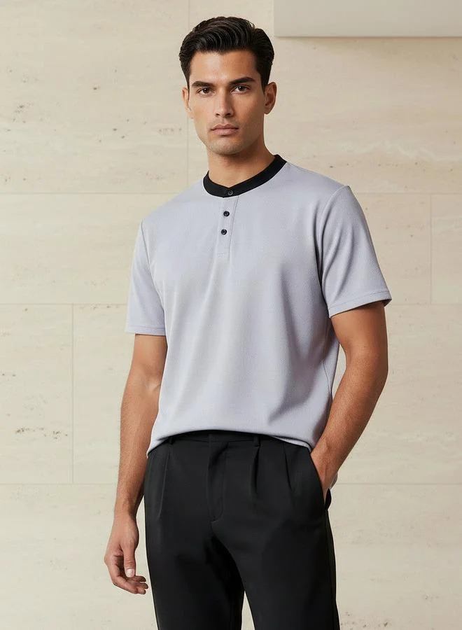 سبلاش فيڤ Men Regular Fit Henley Neck Short Sleeves T-shirt