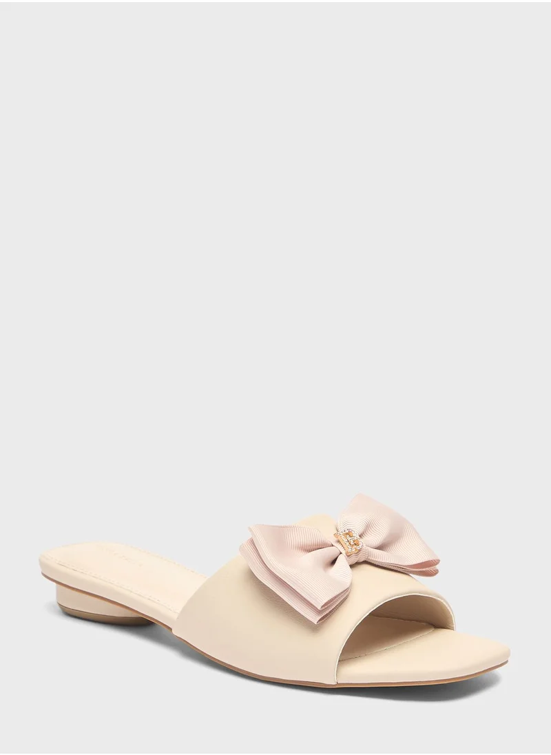 شو اكسبرس One Strap Flat Sandals