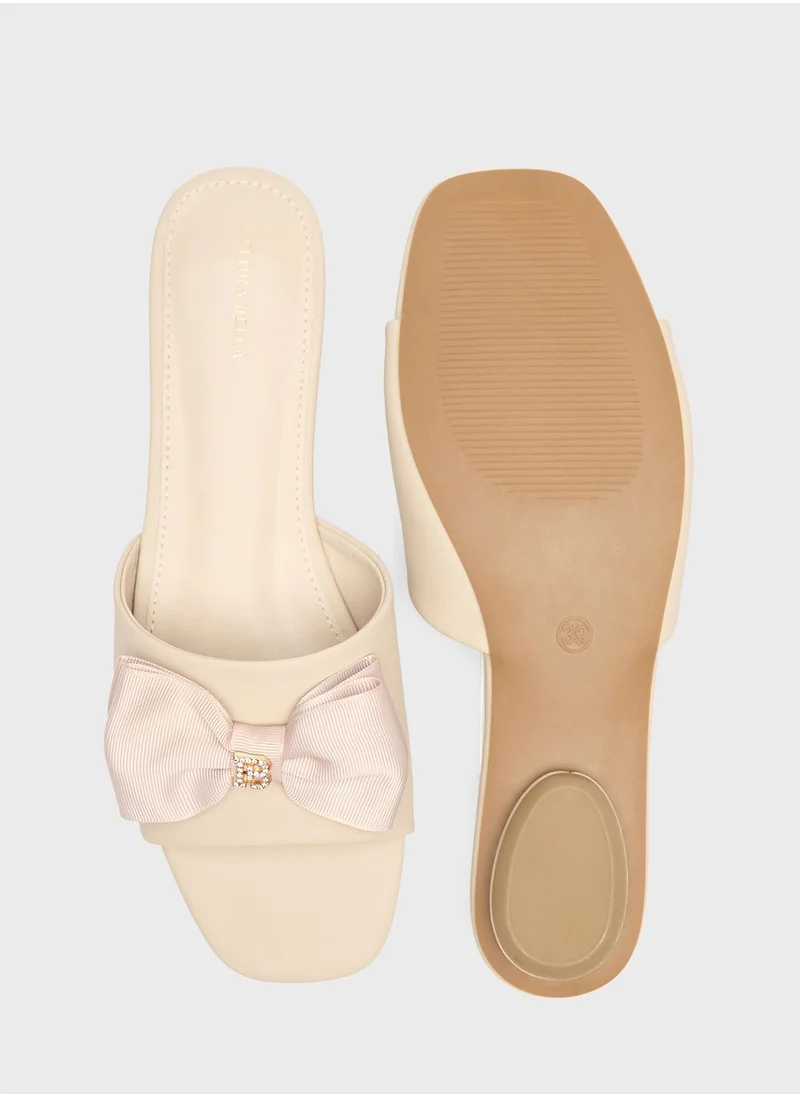 شو اكسبرس One Strap Flat Sandals