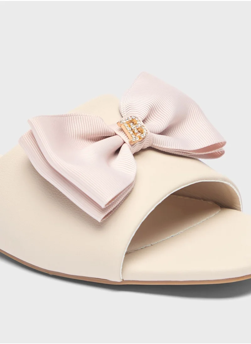 شو اكسبرس One Strap Flat Sandals