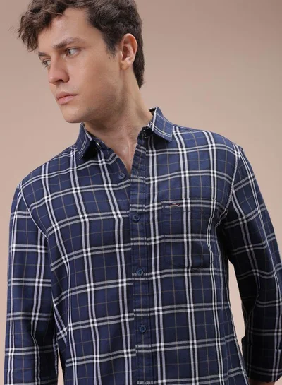The Indian Garage Co Men Slim Fit Checkered Full Sleeves Cutaway Collar Casual Shirt