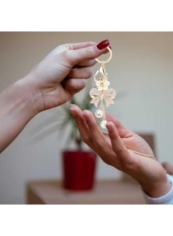 أزونى 2 قطعة سلسلة مفاتيح مزينة بالأحجار الكريمة، حلية دبابيس من سبيكة على شكل رباط مع لؤلؤة، هدية للنساء والفتيات، حلية فريدة لحقائب اليد - Image 3