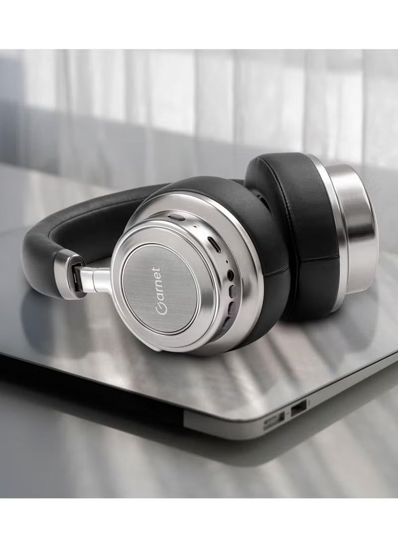 GARNET - Wireless headphones with active noise cancellation technology for an exceptional audio experience. Equipped with effective sound isolation technology that ensures you enjoy clear listening without any interference. - Image 1