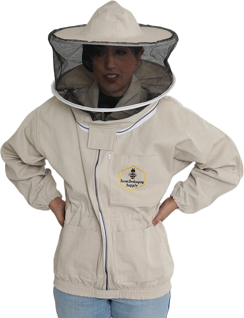 FOREST BEEKEEPING SUPPLY جاكيت النحل مع غطاء - جاكيت من قماش قطن طبيعي مع خصر وأساور مرنة، سحابات نحاسية YKK، 3 جيوب متعددة الاستخدامات. غطاء دائري قابل للإزالة يمكن استبداله مع بدلة تربية النحل في الغابة. (X-Large) - Image 2
