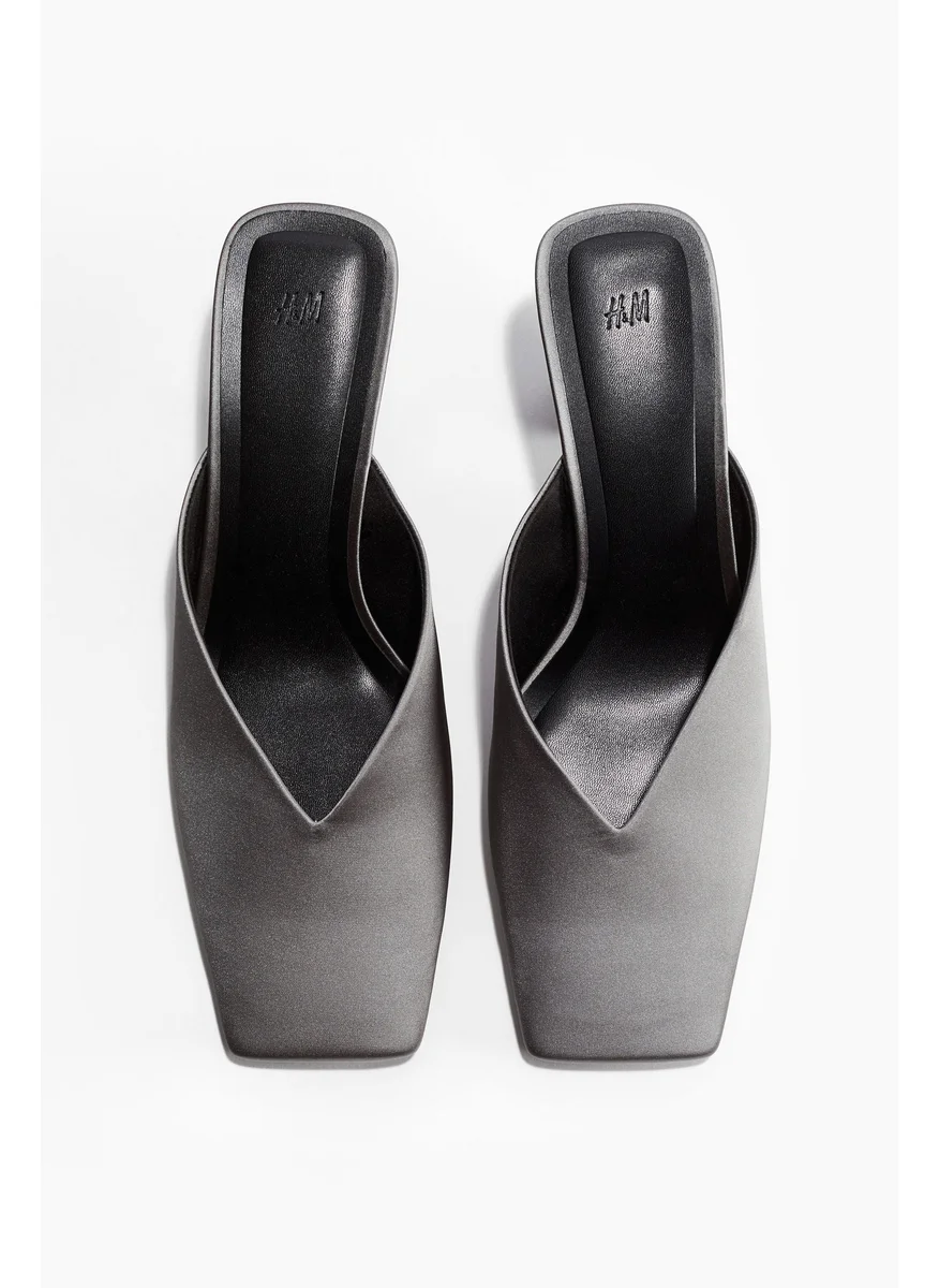 اتش اند ام Cone-Heel Satin Mules