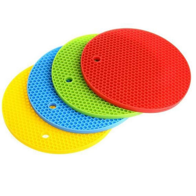 ASHGUJ ASHGUJ Silicone Heat Resistance Trivet Mats for Counter Top, Hot Pan and Heat Protector Round Non-Slip Flexible Tableware - 18 cm, Pack of 4 (Random Colors)  - Image 1