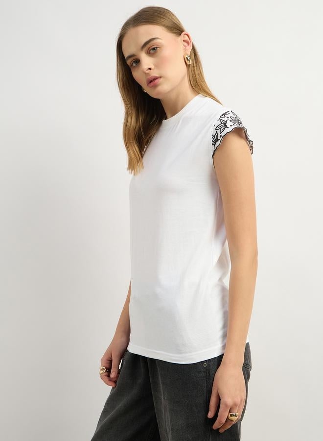 Styli Embroidered Short Sleeve Round Neck T-Shirt - Image 3