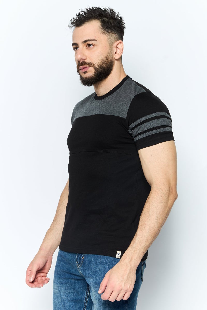 Company Eighty One تي شيرت رجالي بأكمام قصيرة وياقة دائرية بتدرج لوني، أسود - Image 3