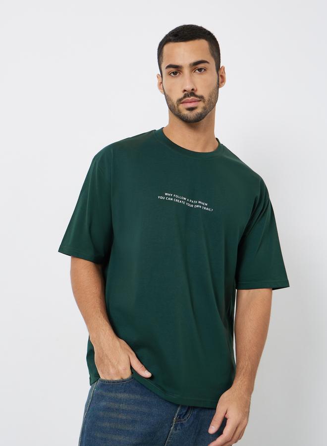 Styli Men Green Slogan Print Oversized T-Shirt - Image 3