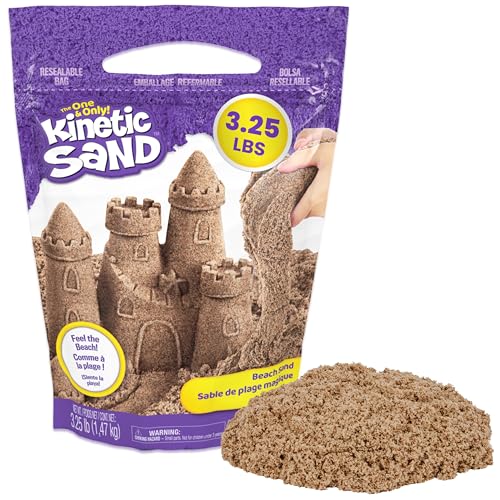 Kinetic Sand رمل كينيتك، 3.25 رطل رمل اللعب الشاطئي، حصري من أمازون، كيس قابل لإعادة الإغلاق (قد يختلف التعبئة)، ألعاب حسية، هدايا العطلات وملحقات التخزين للأطفال من عمر 3 سنوات وما فوق - Image 1