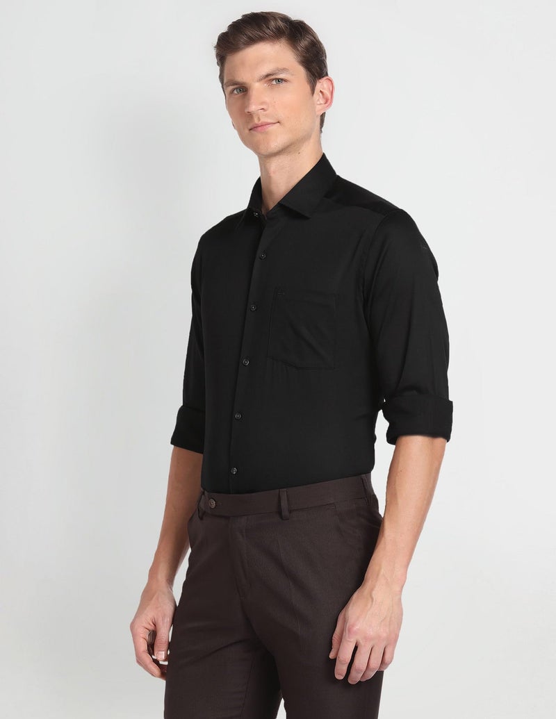 Arrow Men Slim fit Cotton Solid Long Sleeves Cutaway Collar Shirt(ARADOSH1602_Black_40) - Image 5