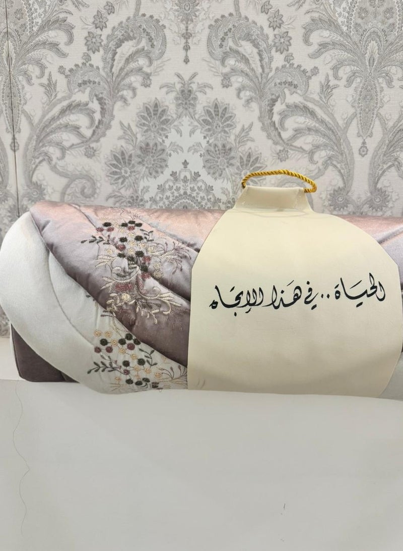 2-piece embroidered prayer rug in different colors - Image 2