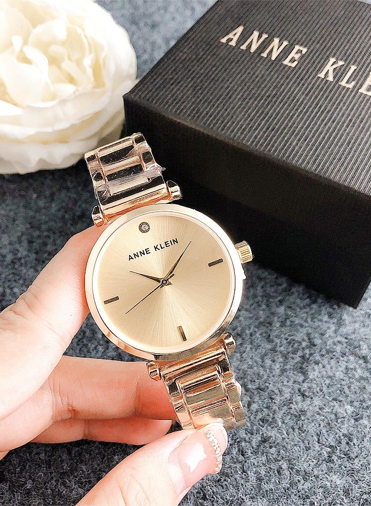 آن كلاينالسيدات الأزياء الكلاسيكية ووتش كوارتز زركونيا مع سوار الفولاذ المقاوم للصدأ الذهب هدية 36mm