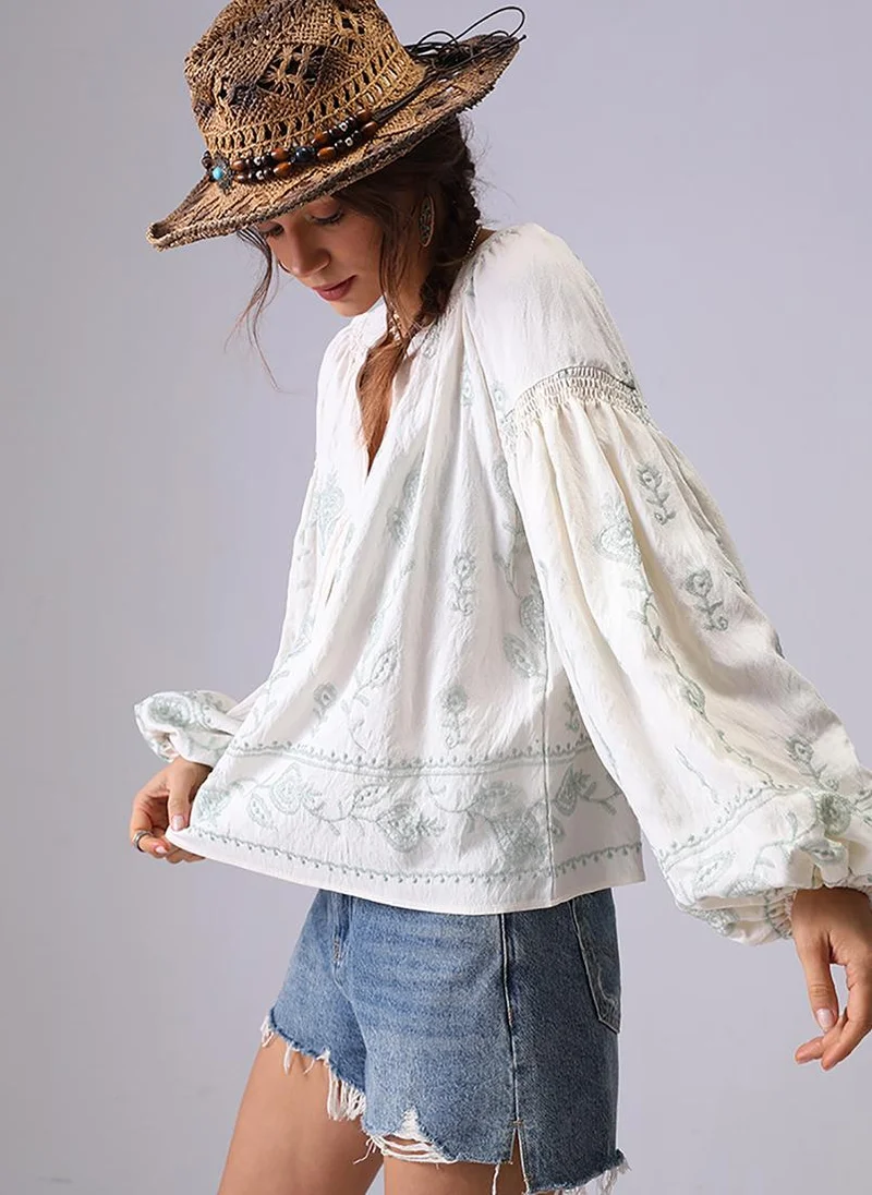 YUNIQEE Off White & Green V-Neck Long Sleeves Boxy Top