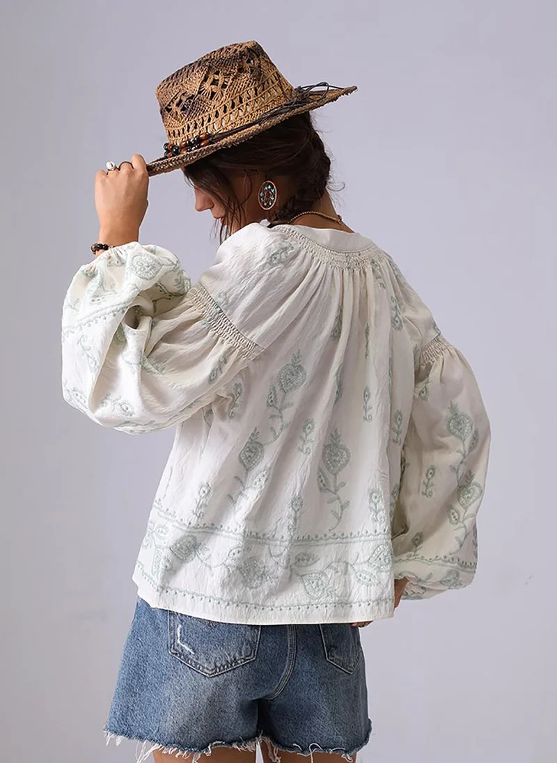 YUNIQEE Off White & Green V-Neck Long Sleeves Boxy Top