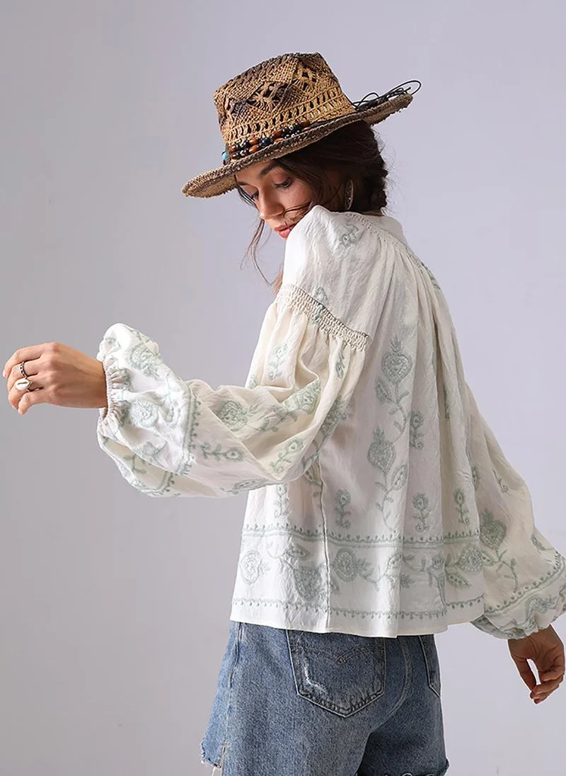 YUNIQEE Off White & Green V-Neck Long Sleeves Boxy Top
