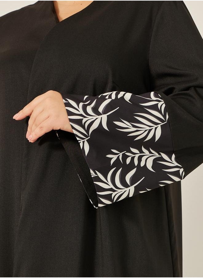 Styli Plus Size A-Line Front Open Abaya with Printed Tonal Detail  - Image 4