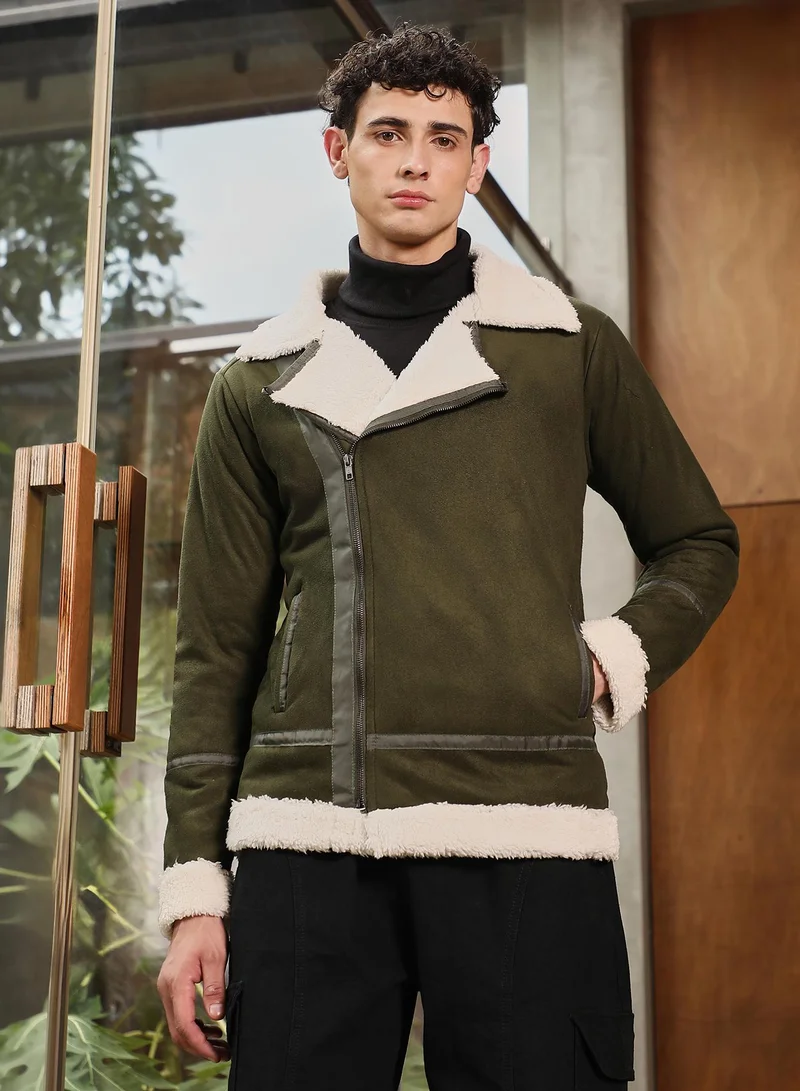 كامبوس سوترا Campus Sutra Men's Seaweed Green Contrast Sherpa-Lined Suede Biker Jacket | Notch Collar , Sherpa-Lined Sleeves , Zipper Closure , Straight Hem | Solid Textured For Casual & Daily Wear