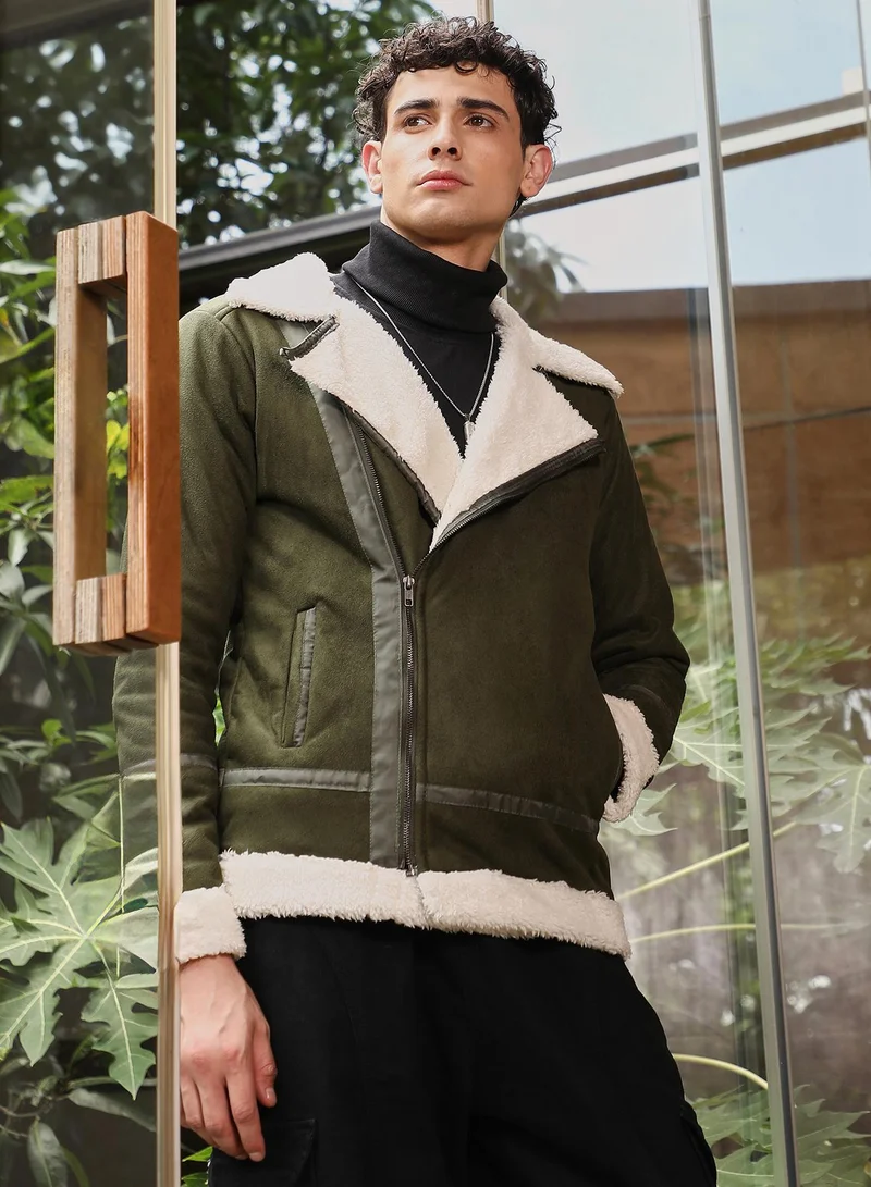كامبوس سوترا Campus Sutra Men's Seaweed Green Contrast Sherpa-Lined Suede Biker Jacket | Notch Collar , Sherpa-Lined Sleeves , Zipper Closure , Straight Hem | Solid Textured For Casual & Daily Wear