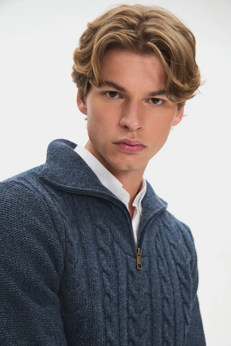 جون Men's Regular Fit Turtleneck Knit Detail Zippered Knitwear Sweater