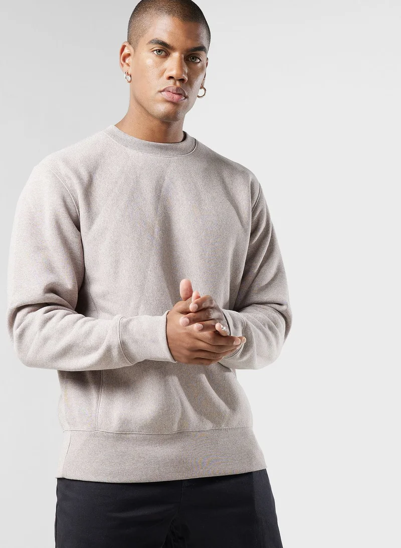 Champion Essential Sweatshirt