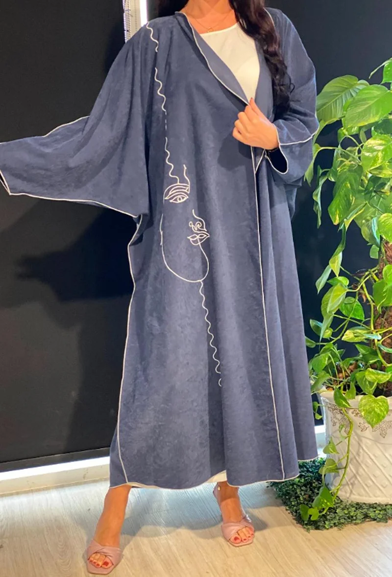 Moistreet Embroidered Cape Sleeve Abaya