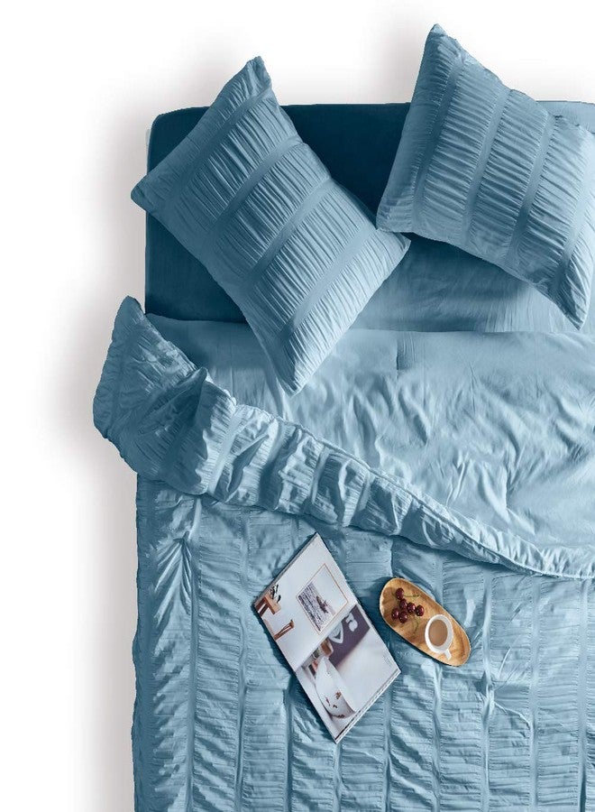 SLEEP ZONE طقم لحاف فاخر من قماش السيرسيكر من سليب زون، مقاس كينج، 3 قطع، حشوة لحاف ناعمة وخفيفة الوزن بديلة للريش مع غطاء وسادة، تبريد مثالي لفصل الصيف، أزرق - Image 2
