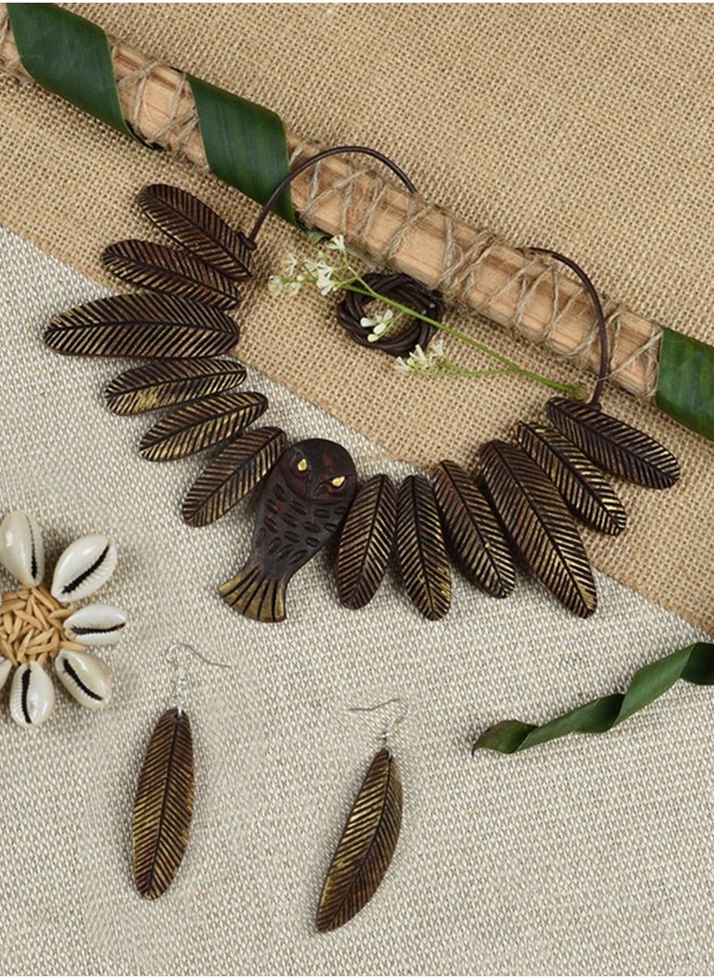 N & H - Women's Coconut Shell Leaves & Fish Design Necklace with Earrings Set - Image 1