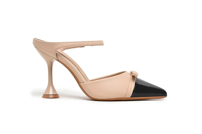 Cuple Two-toned high-heeled pointed shoe