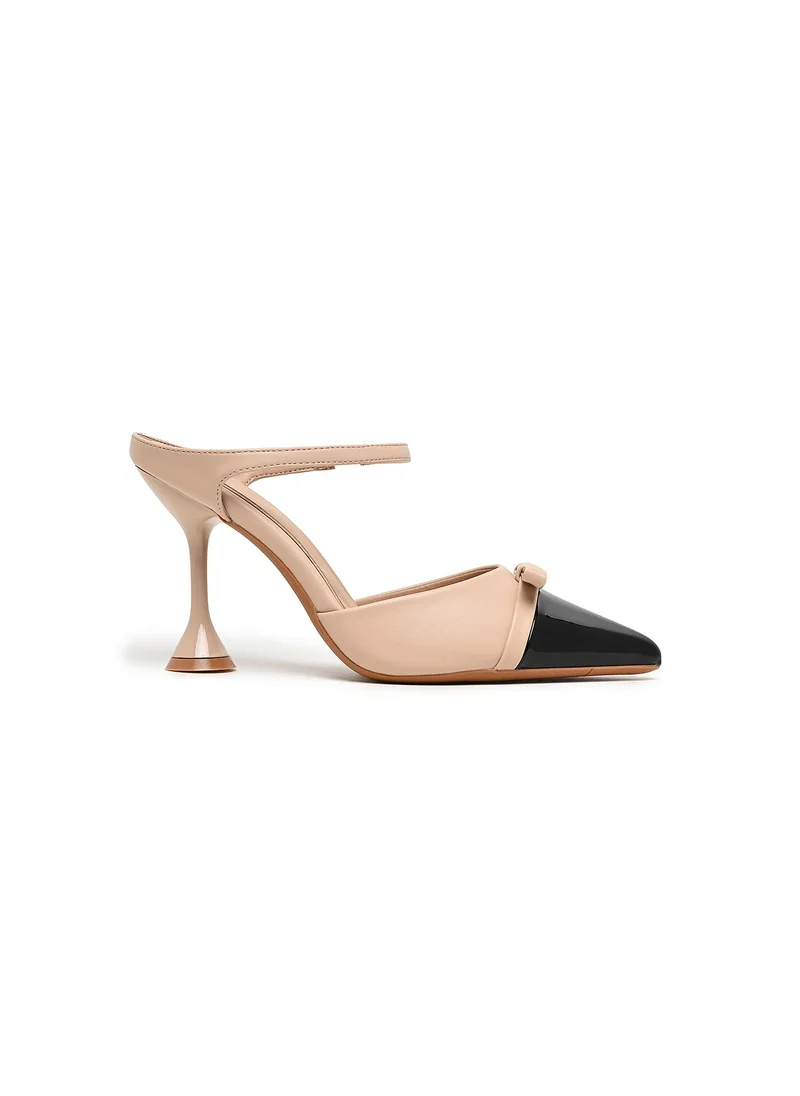 Cuple Two-toned high-heeled pointed shoe