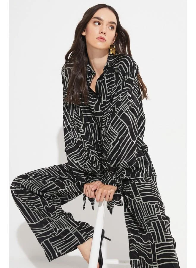 JUNE June Women Exclusive Boyfrfiend/Wide Fit Rayon Blend Patterned Balloon Sleeve Shirt Black